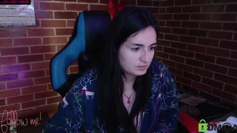 Snapshot of princesa_leia_zathur chatting on January 2025 06:21:01 PM Leia online show from January 2025 06:21:01 PM