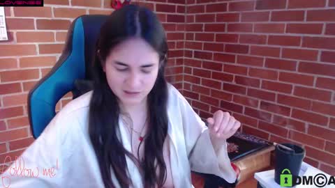 Snapshot of princesa_leia_zathur chatting on February 2025 03:58:01 PM Leia online show from February 2025 03:58:01 PM