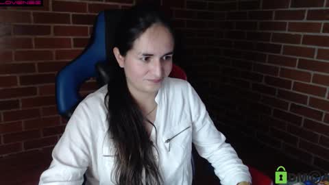 Snapshot of princesa_leia_zathur chatting on October 2025 10:12:02 PM Leia online show from October 2025 10:12:02 PM