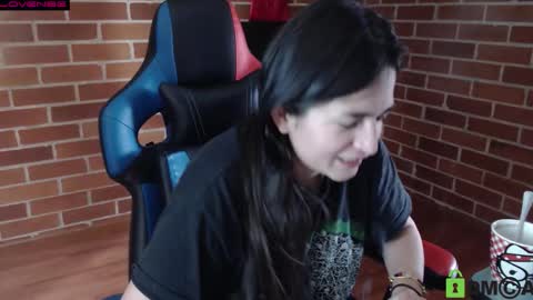 Snapshot of princesa_leia_zathur chatting on November 2025 01:46:01 PM Leia online show from November 2025 01:46:01 PM