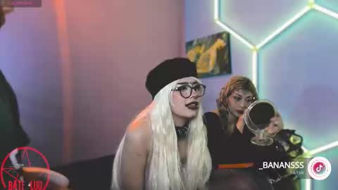 Snapshot of princesita_valija chatting on October 2025 04:02:02 AM Beth online show from October 2025 04:02:02 AM