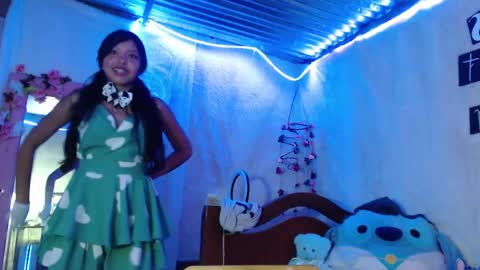  Elia  online show from October 2025 11:05:02 PM