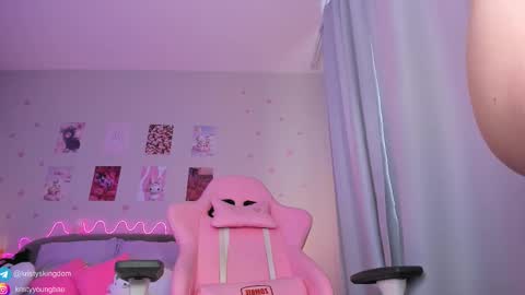 Kristy online show from February 2025 10:34:01 AM