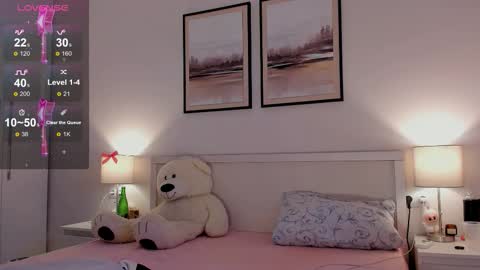 Princess Diana online show from November 2025 07:03:01 PM