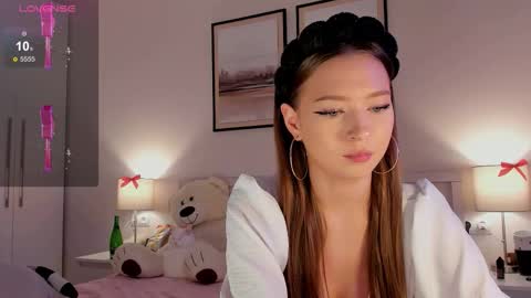 Princess Diana online show from November 2025 06:21:02 PM