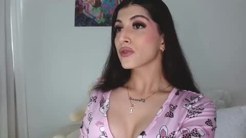 Sophie online show from December 2025 01:52:02 PM