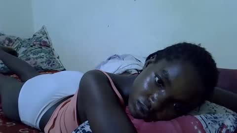 Snapshot of princess_scovia chatting on May 2026 06:35:01 PM princess_scovia online show from May 2026 06:35:01 PM