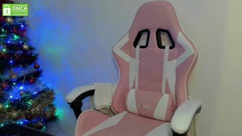 Snapshot of princesse_katey chatting on December 2024 08:07:01 PM miss me check out my YT online show from December 2024 08:07:01 PM