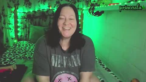 Lux Alot Luxi online show from October 2025 06:49:02 PM