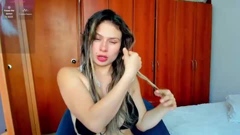 princessmariana25 online show from February 2026 03:35:01 PM