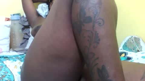 Snapshot of princessmiles2 chatting on June 2026 02:01:02 AM phelly online show from June 2026 02:01:02 AM