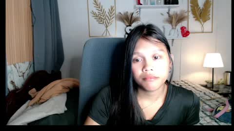 Snapshot of princessrynn chatting on June 2026 12:52:02 PM princessrynn online show from June 2026 12:52:02 PM