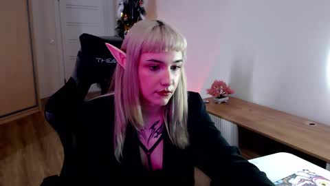18 y.o online show from February 2025 12:03:02 PM