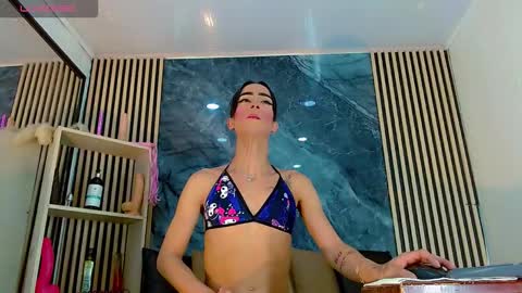 priscilarainbow online show from November 2025 09:35:01 PM