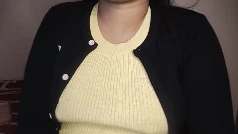 priyu_ online show from November 2025 11:13:02 AM