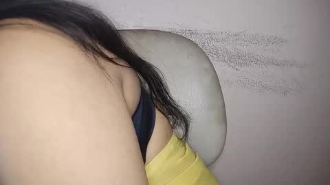 priyu_ online show from December 2025 03:12:03 AM