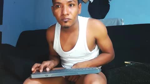 Grande y Gruesa online show from November 2025 03:19:01 AM