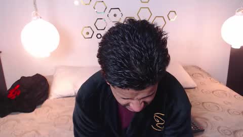 Adris  Juan online show from November 2025 01:50:02 AM