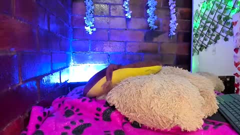 Snapshot of pucaa_ chatting on January 2025 03:45:01 AM Emma Rico model indep online show from January 2025 03:45:01 AM