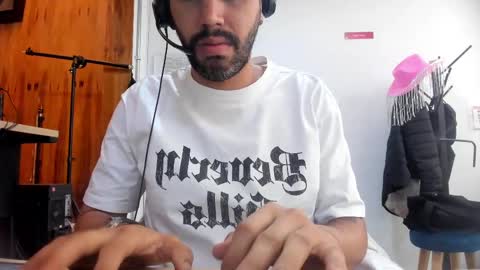 Snapshot of puch16 chatting on March 2025 05:05:01 PM Diego online show from March 2025 05:05:01 PM