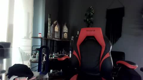 Krystle online show from September 2025 01:36:02 PM