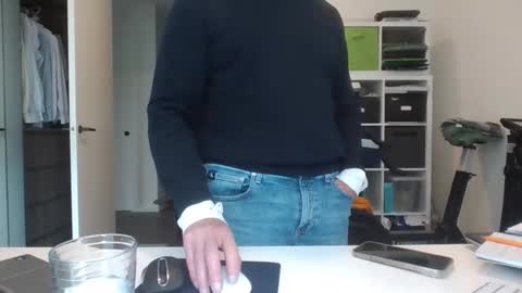 Snapshot of puffiest chatting on September 2025 02:57:01 AM puffiest online show from September 2025 02:57:01 AM