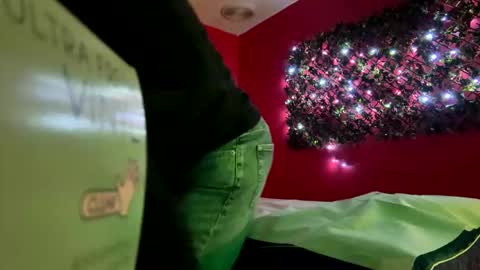 Snapshot of puffiest chatting on September 2025 04:49:02 AM puffiest online show from September 2025 04:49:02 AM