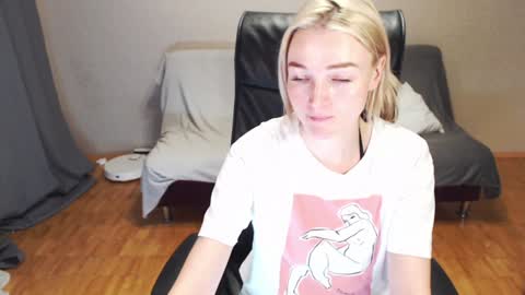 Polly online show from December 2024 02:42:02 PM