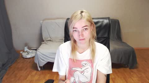 Polly online show from December 2024 12:00:02 PM