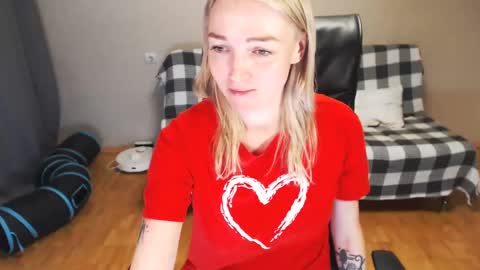 Polly online show from February 2025 06:09:02 PM