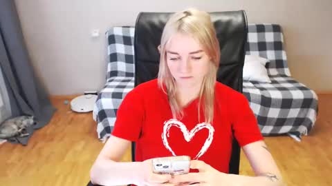 Polly online show from March 2025 10:40:02 AM