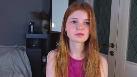 Mia online show from September 2025 04:47:01 AM