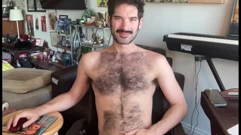 Pup Scritch online show from November 2025 07:01:02 PM