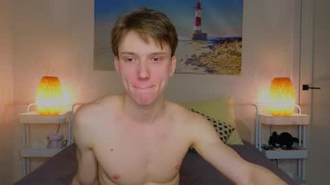 Snapshot of pupsenish chatting on January 2025 01:44:01 AM Jesse online show from January 2025 01:44:01 AM
