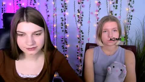 Snapshot of pure_radiance chatting on September 2025 05:52:02 AM Ask me3 online show from September 2025 05:52:02 AM