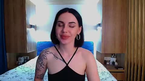 Julia online show from May 2026 04:33:02 PM