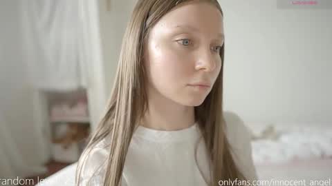 Snapshot of pureangeldolores chatting on October 2025 12:18:02 PM i dont do shows for free. watching here silently and waiting for me to start showing you something for free is useless online show from October 2025 12:18:02 PM