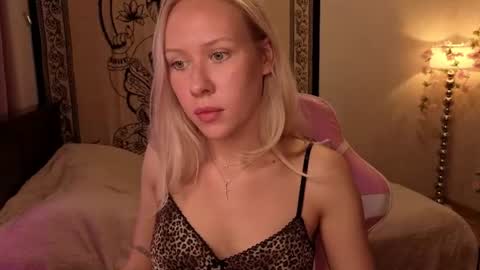 Snapshot of pureeangel chatting on June 2026 03:38:02 PM Megan online show from June 2026 03:38:02 PM