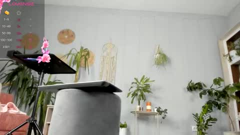 Emily online show from March 2026 04:07:02 AM