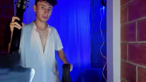 purepleasure25 online show from December 2025 12:29:01 AM