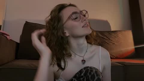 Snapshot of purity_ring chatting on December 2024 01:40:02 AM Marie online show from December 2024 01:40:02 AM