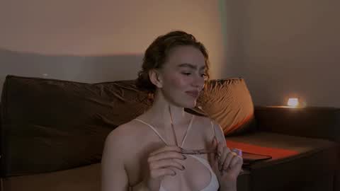 Snapshot of purity_ring chatting on February 2025 01:05:02 AM Marie online show from February 2025 01:05:02 AM