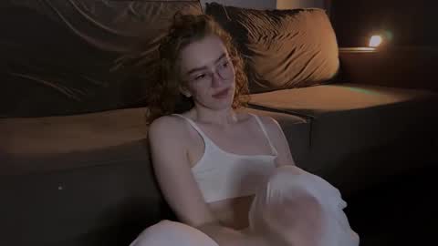 Snapshot of purity_ring chatting on February 2025 03:09:02 AM Marie online show from February 2025 03:09:02 AM