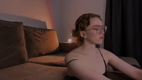 Snapshot of purity_ring chatting on February 2025 09:04:02 AM Marie online show from February 2025 09:04:02 AM