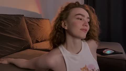 Snapshot of purity_ring chatting on March 2025 08:27:01 AM Marie online show from March 2025 08:27:01 AM