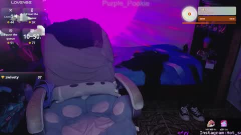 Snapshot of purple_pookie chatting on January 2025 06:35:02 AM   Sofia   online show from January 2025 06:35:02 AM