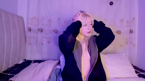 Purple Lilith online show from November 2025 04:45:02 AM