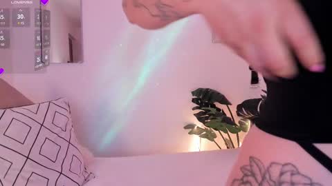 Chloe online show from March 2025 11:39:02 AM