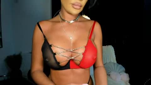Snapshot of pussydollxx chatting on June 2026 09:50:02 PM Andreea online show from June 2026 09:50:02 PM