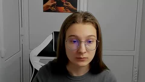 Amelie online show from April 2026 07:06:01 AM